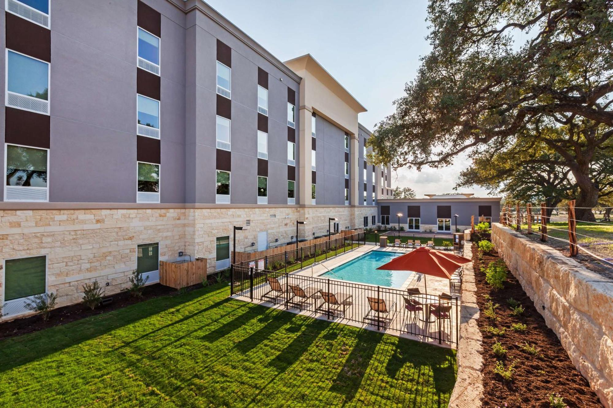 Hampton Inn By Hilton Bulverde Texas Hill Country Exterior photo